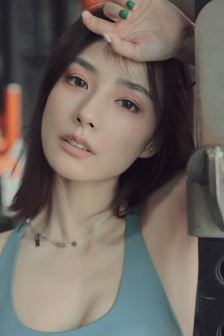 美女比基尼